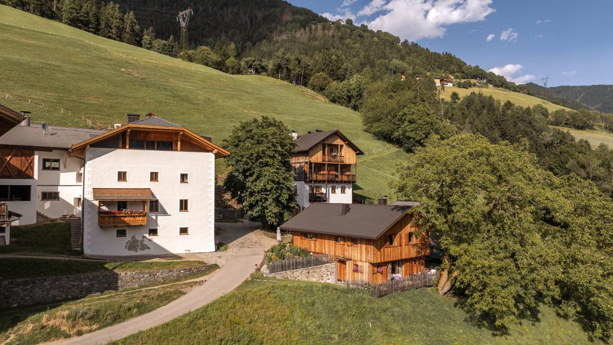 La tua vacanza speciale all'inizio dell'estate | Chalet Am Baum & Historic Suite Arve