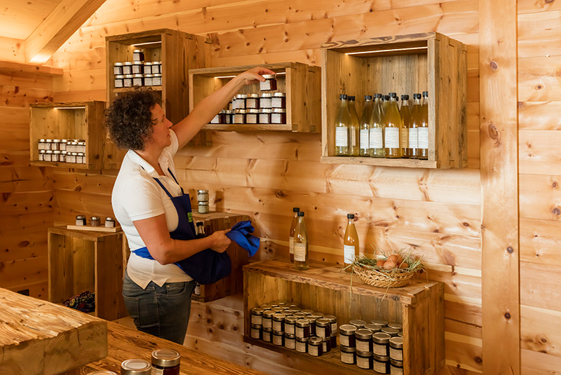 Gastgeberin im Garten